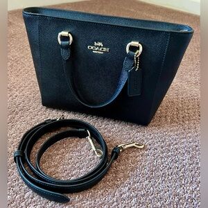 Coach Authentic Black Small Handbag Crossbody EUC